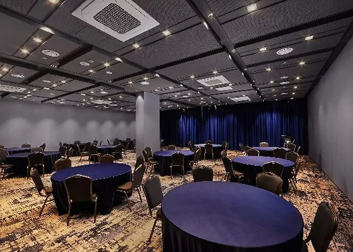 Citadines Connect Hari 4* Пусан