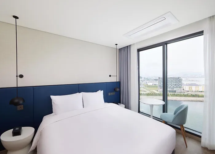 Citadines Connect Hari Отель