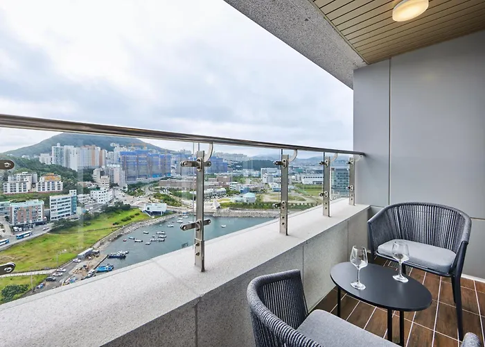 Citadines Connect Hari 4* Пусан