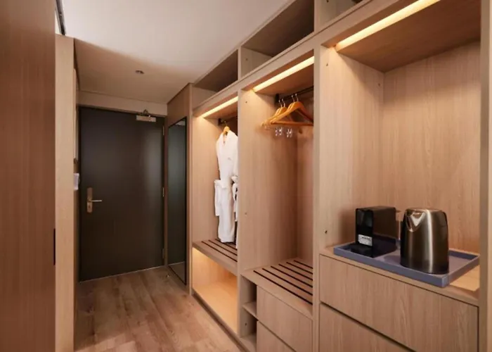 Citadines Connect Hari 4* Пусан