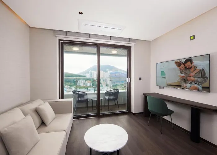 Citadines Connect Hari