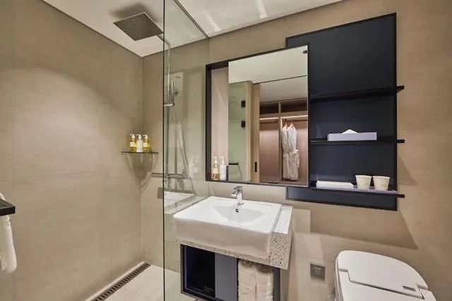 Отель Citadines Connect Hari 4*