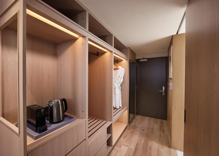 Отель Citadines Connect Hari 4*