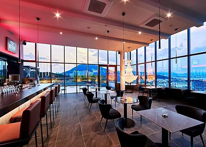 Отель Citadines Connect Hari 4*