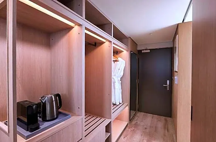 Отель Citadines Connect Hari