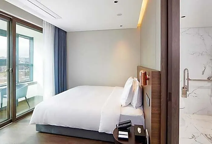 Citadines Connect Hari 4*