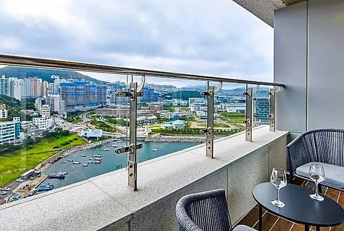Отель Citadines Connect Hari Пусан