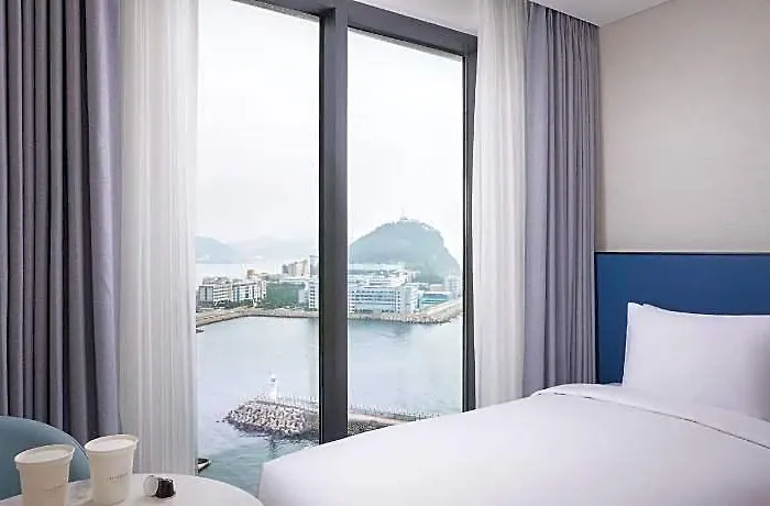 Отель Citadines Connect Hari