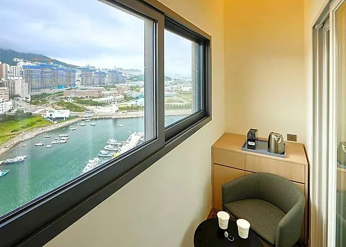 Citadines Connect Hari Отель 4*